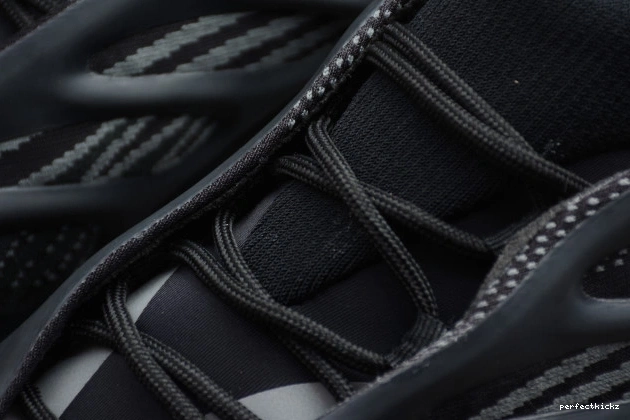 Black H67799 Adidas V3 700 Yeezy Boost 0727